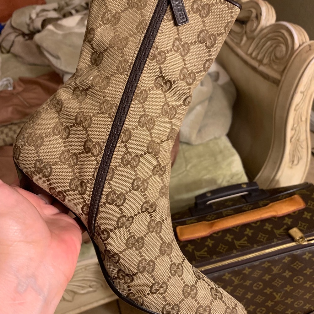 Gucci boots. Size 6